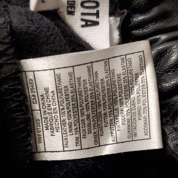 SZ. 2 WOMEN'S BB DAKOTA by: STEVE MADDEN FAUX LEATHER - Picture 3 of 4